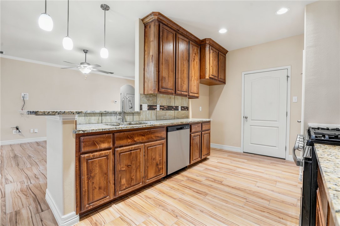 2221 Cuarzo Dr Property Photo 11