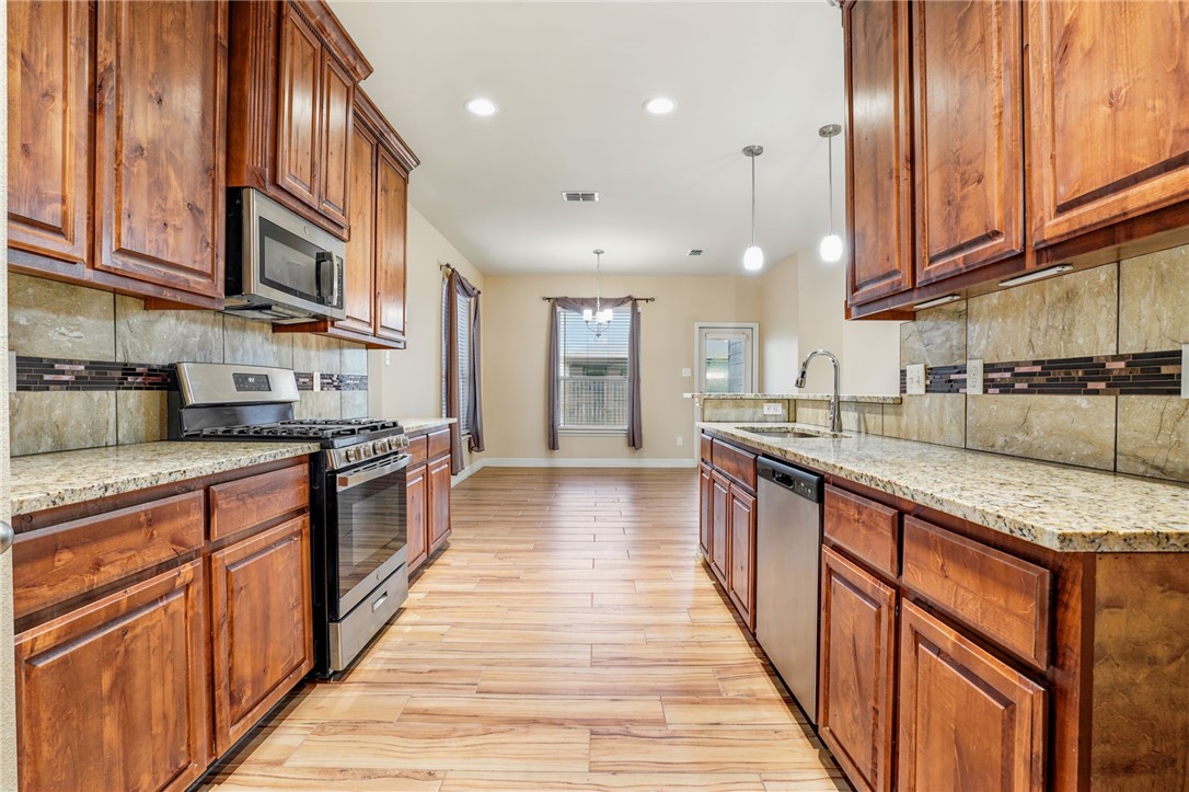 2221 Cuarzo Dr Property Photo 13