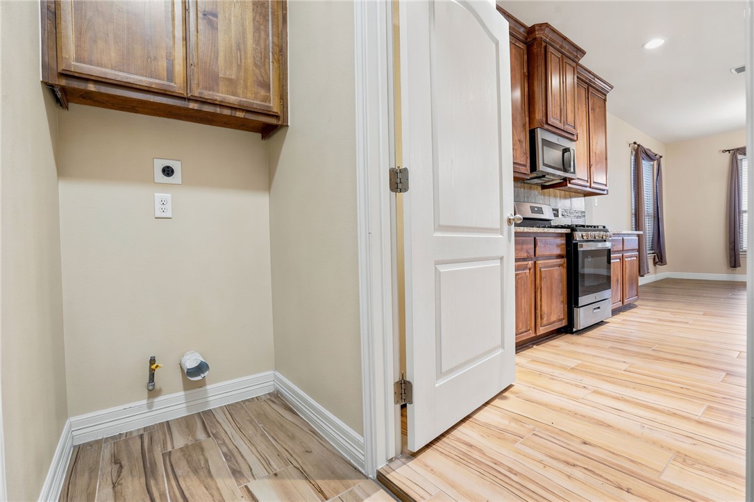 2221 Cuarzo Dr Property Photo 32