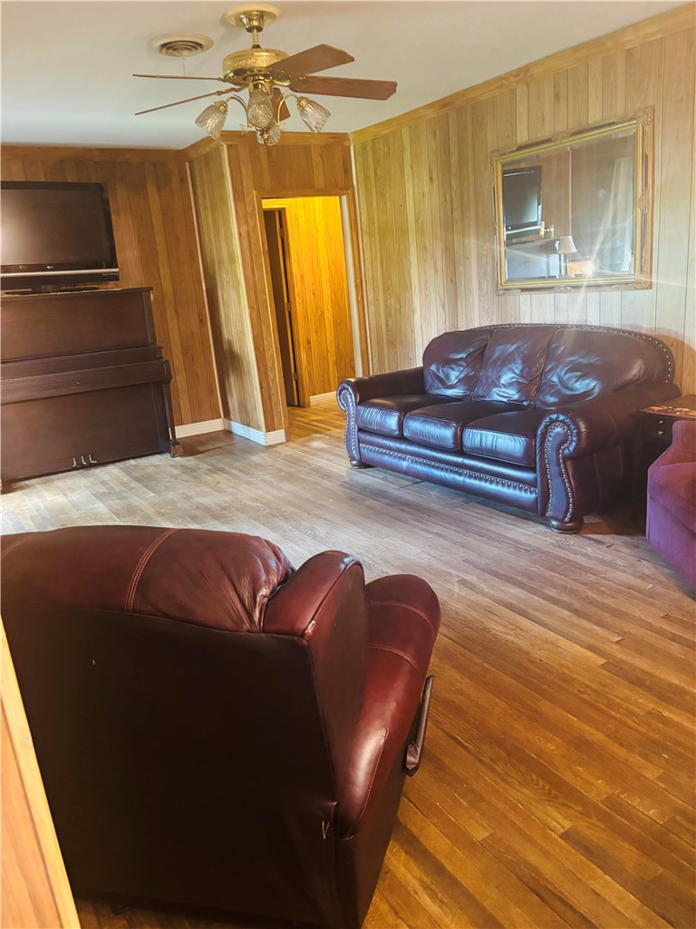 845 N Reynolds Property Photo 7
