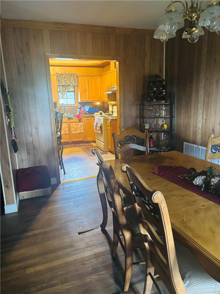 845 N Reynolds Property Photo 10