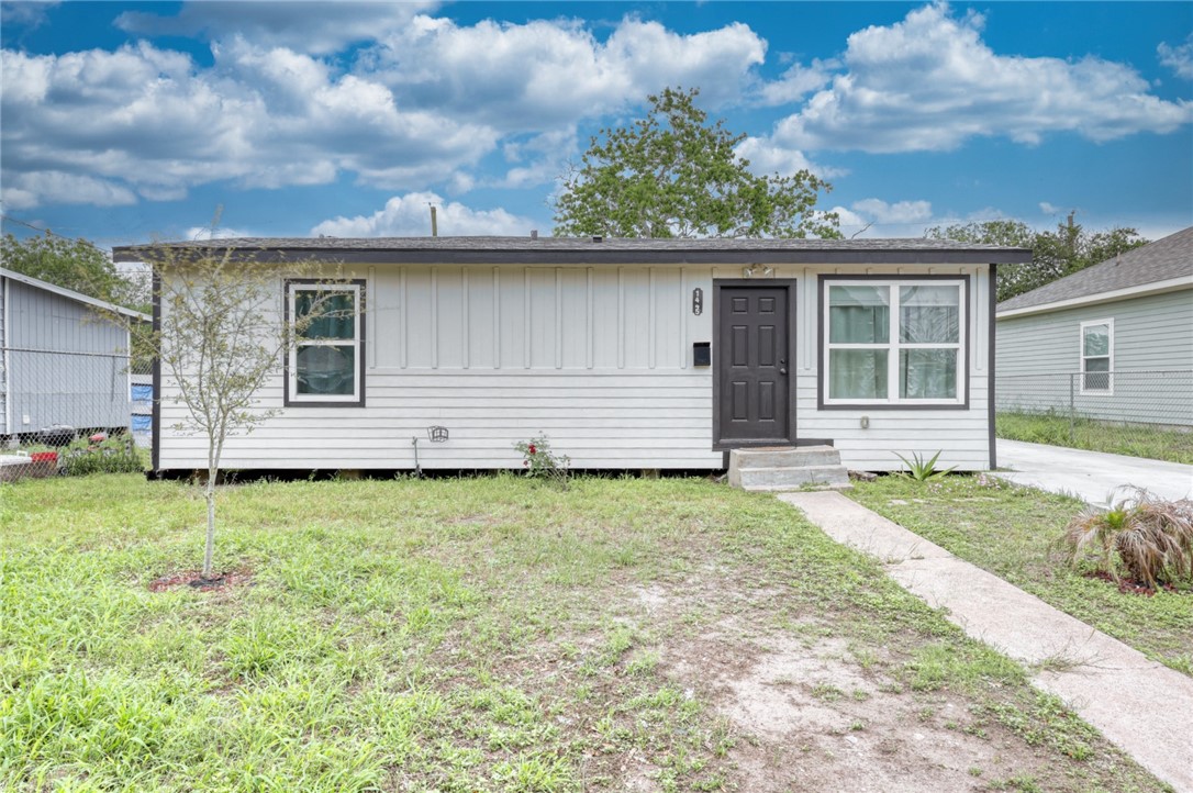 1445 Buenos Aires St Property Photo 1