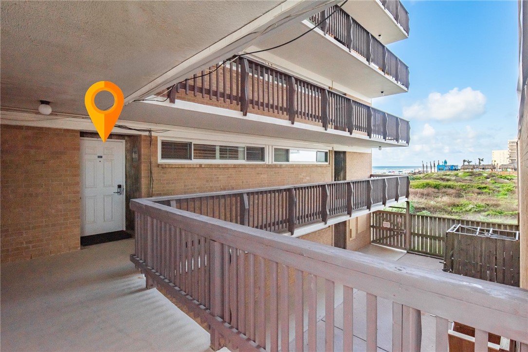14810 Windward Dr 217 Property Photo 2