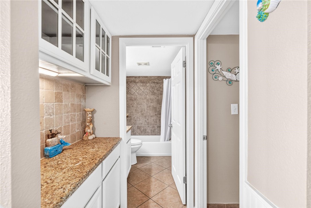 14810 Windward Dr 217 Property Photo 11
