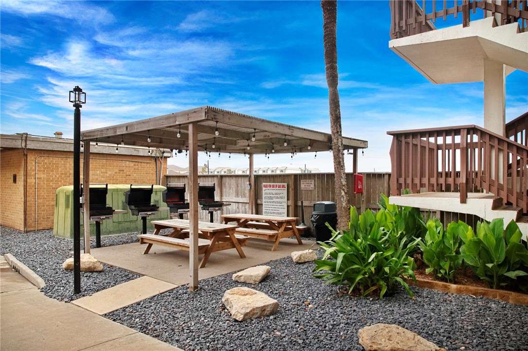 14810 Windward Dr 516 Property Photo 26