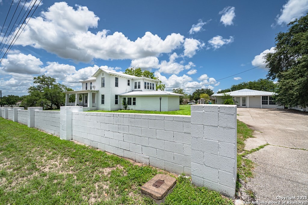 519 Fm 623 E Property Photo 1