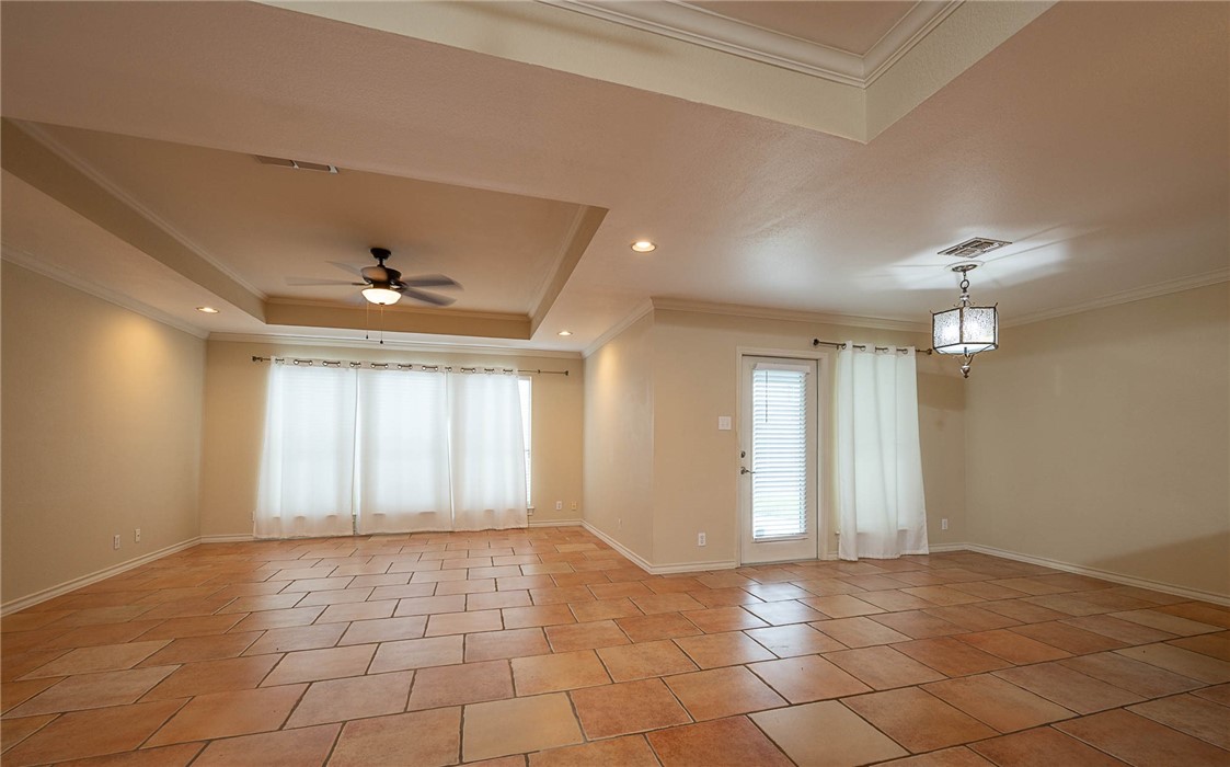 4245 Santa Fe St Property Photo 5