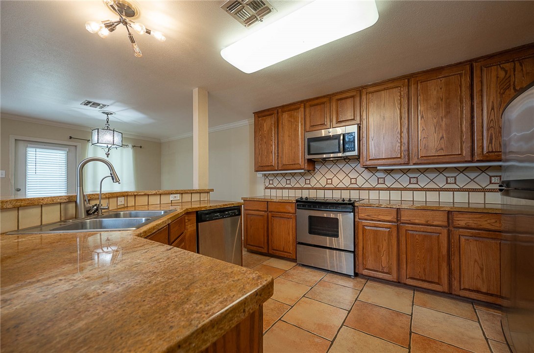 4245 Santa Fe St Property Photo 8