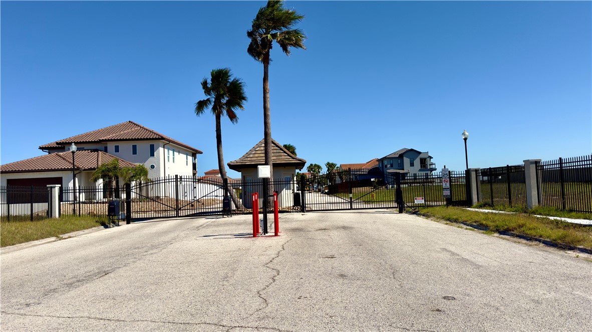 15229 Cane Harbor Blvd Property Photo 2