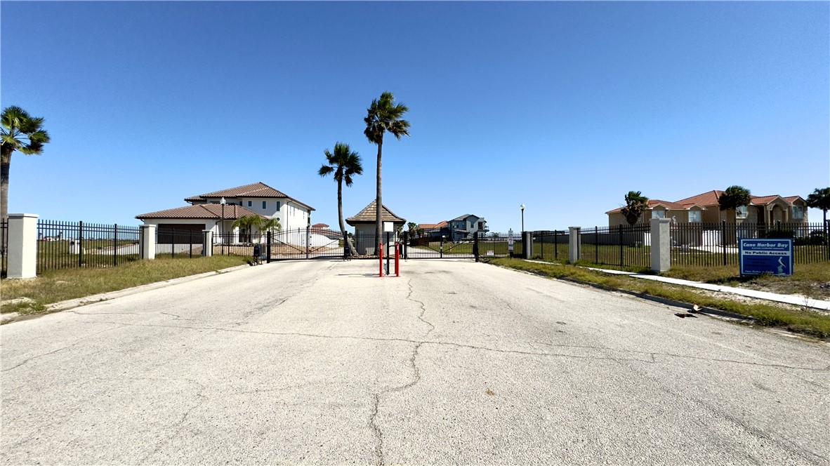 15229 Cane Harbor Blvd Property Photo 3