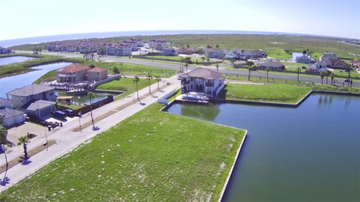 15229 Cane Harbor Blvd Property Photo 4