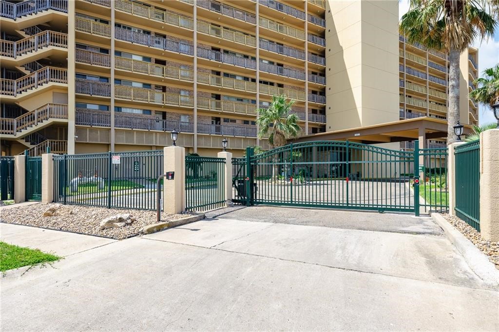 4000 Surfside Blvd 403 Property Photo 11