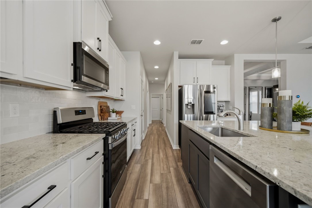 2418 Blessed St Property Photo 5
