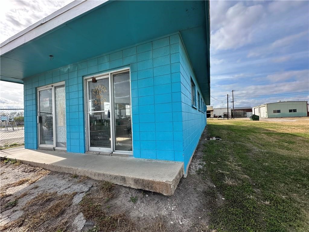 101 Mcintyre Ave Property Photo 1