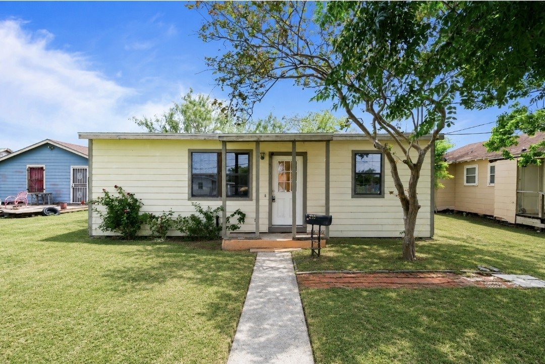 210 Tarlton St Property Photo 1