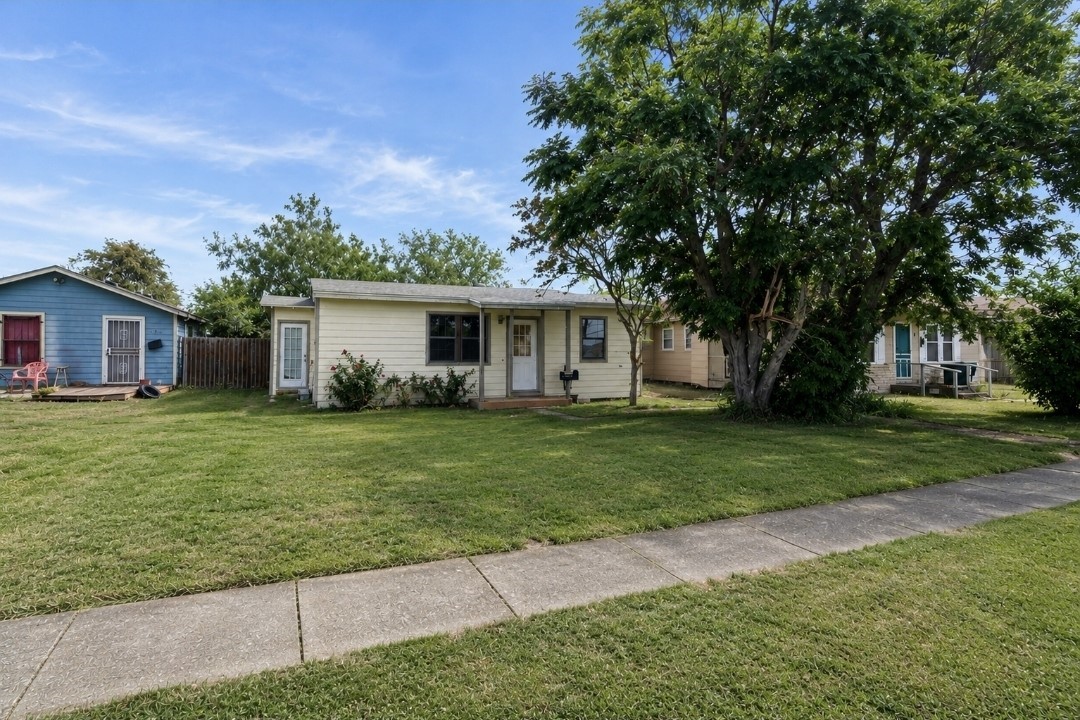 210 Tarlton St Property Photo 2