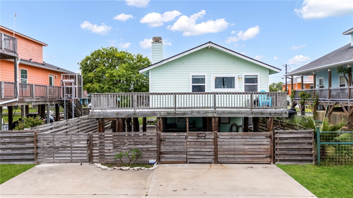 4006 Laguna Shores Property Photo 1