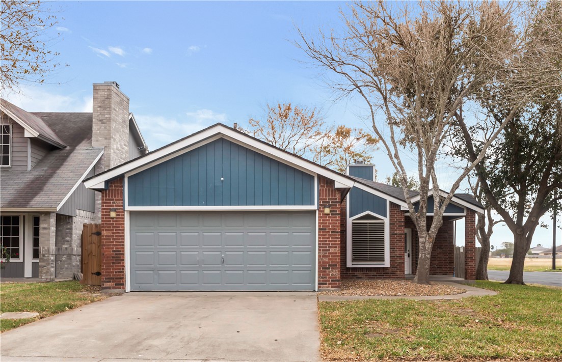 7658 Clearbrook Dr Property Photo 1