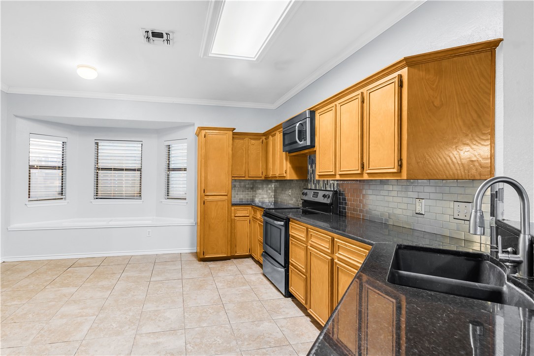 7658 Clearbrook Dr Property Photo 13