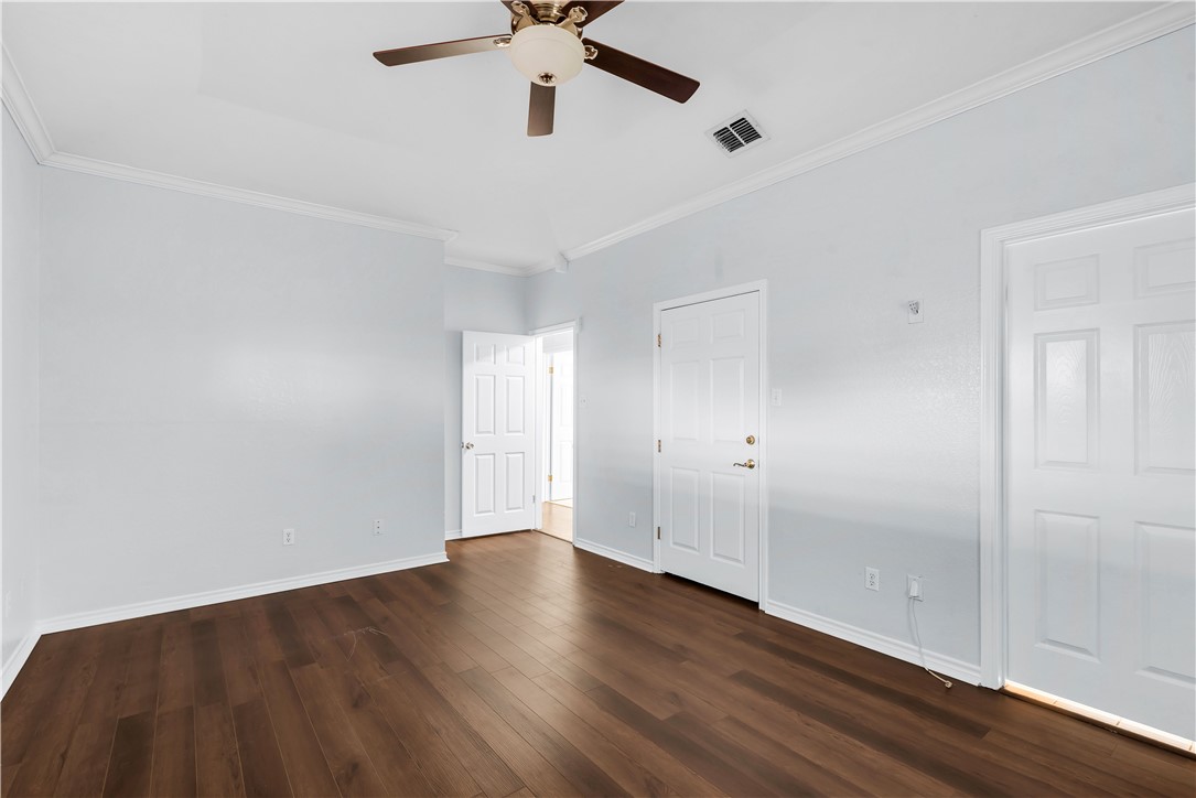 7658 Clearbrook Dr Property Photo 17