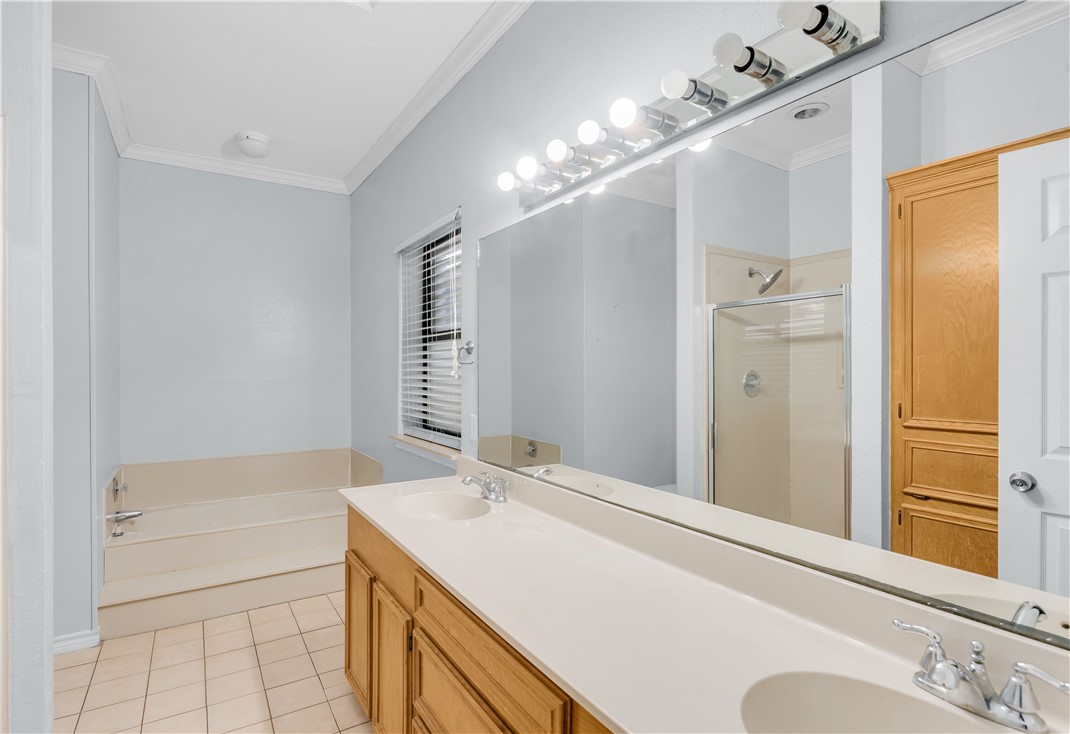 7658 Clearbrook Dr Property Photo 18