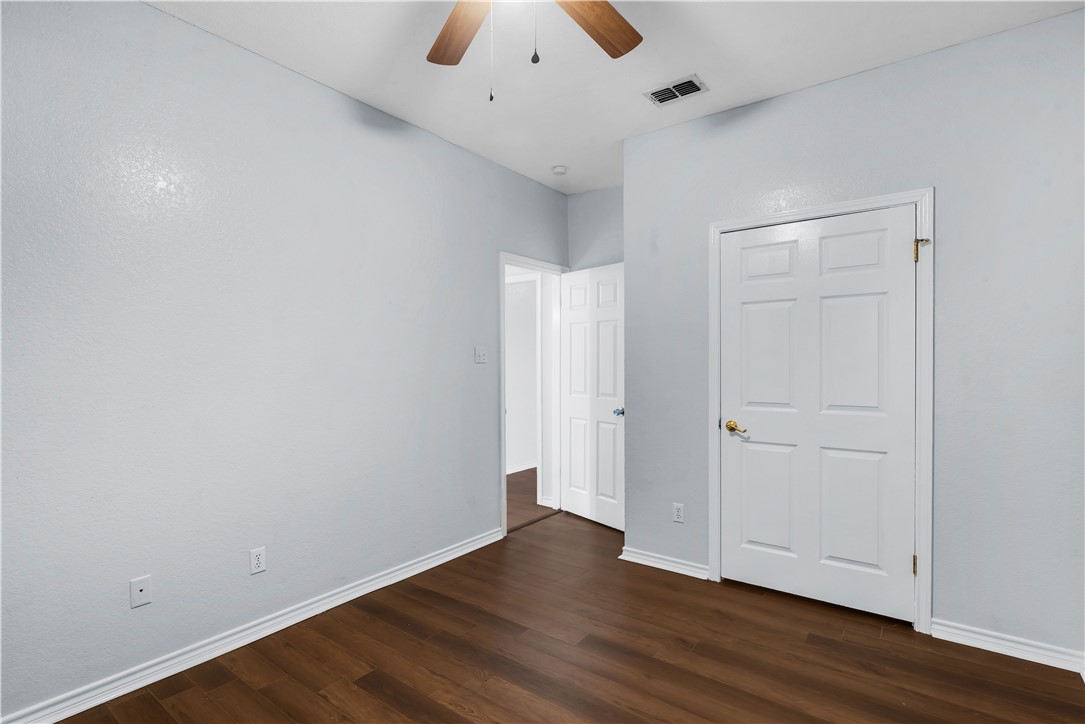 7658 Clearbrook Dr Property Photo 22