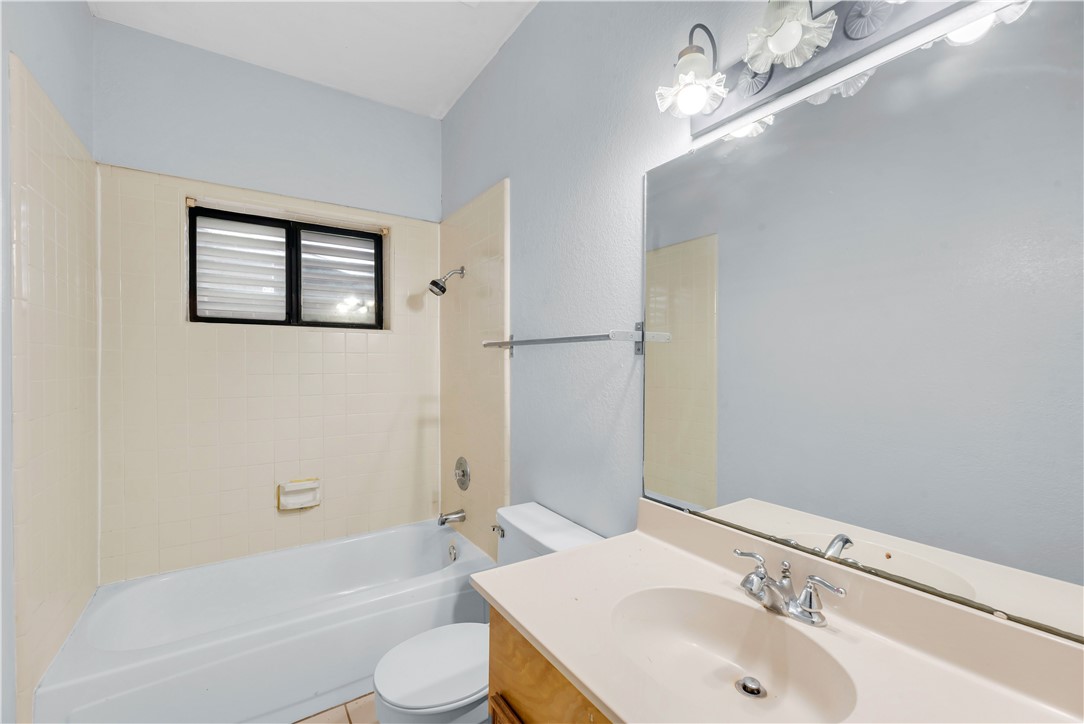 7658 Clearbrook Dr Property Photo 24
