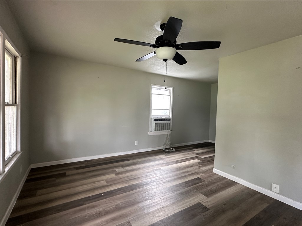 2122 Harvard St Property Photo 3