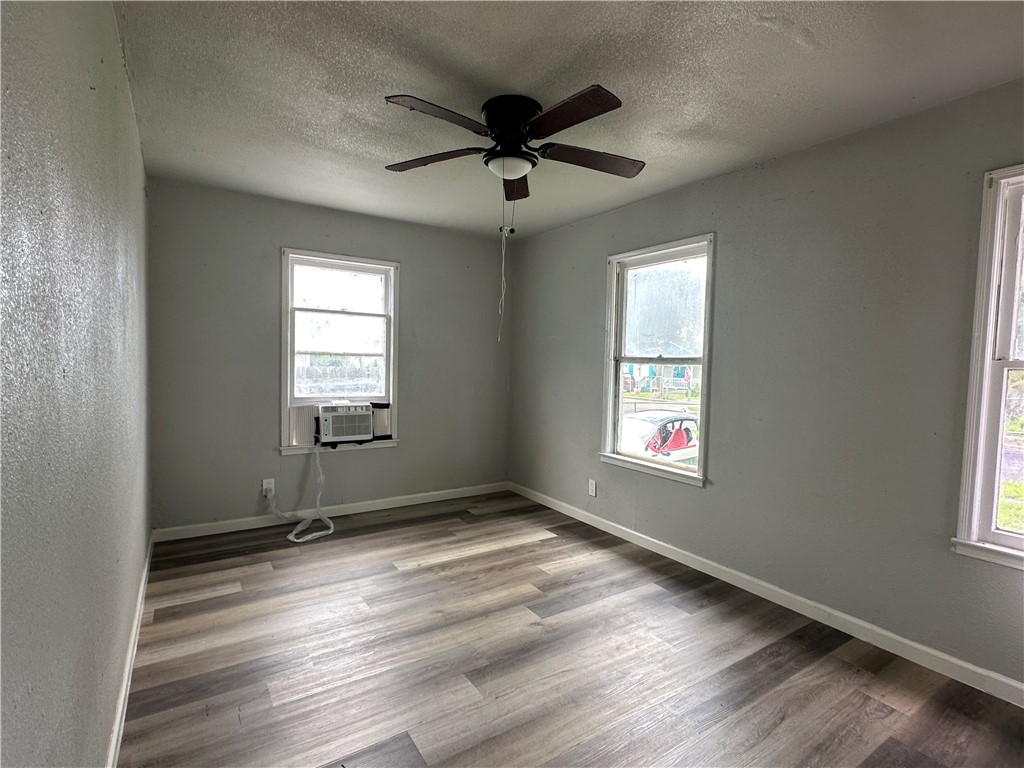 2122 Harvard St Property Photo 5