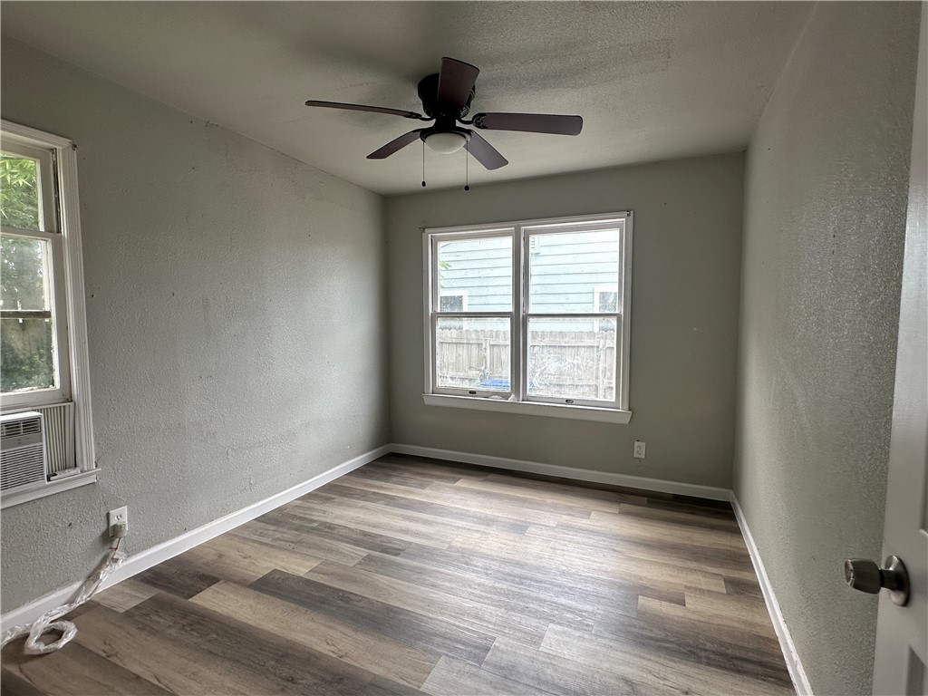 2122 Harvard St Property Photo 6