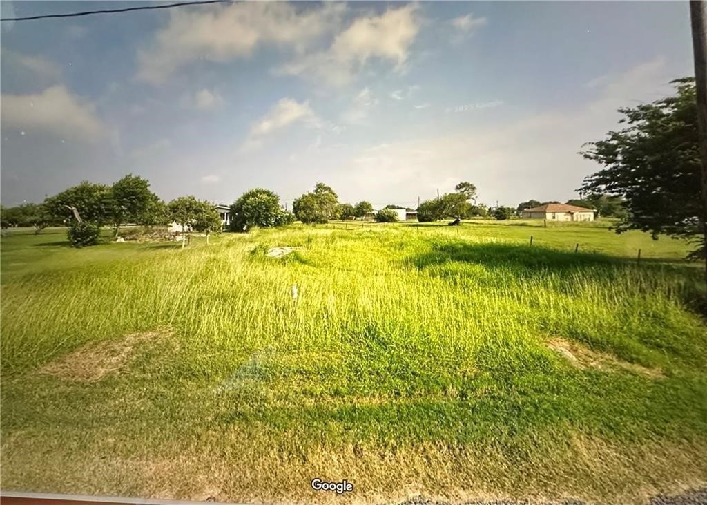 509 1st St Property Photo 2