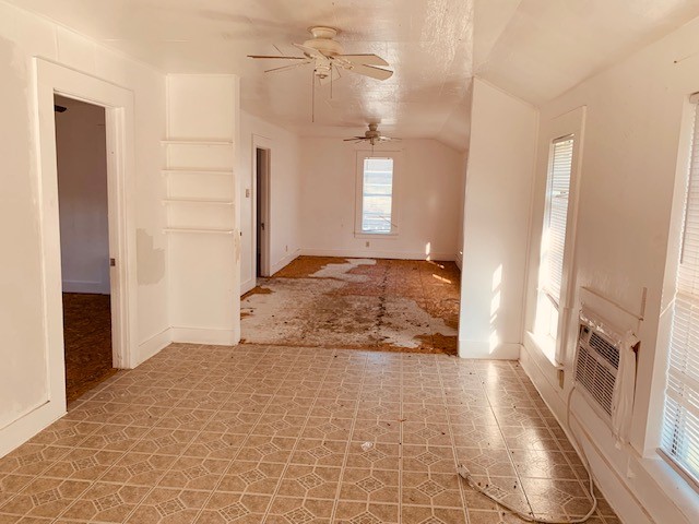 138 S Houston Property Photo 9