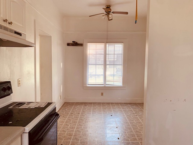 138 S Houston Property Photo 16