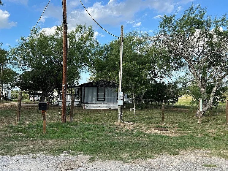 700 Lopez Property Photo 9