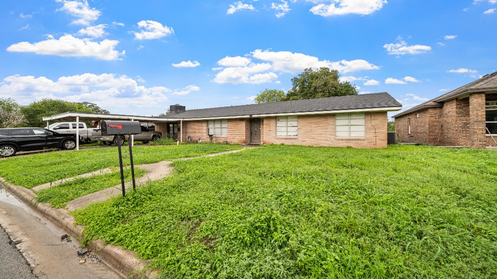 13606 River Forest Dr Property Photo 1