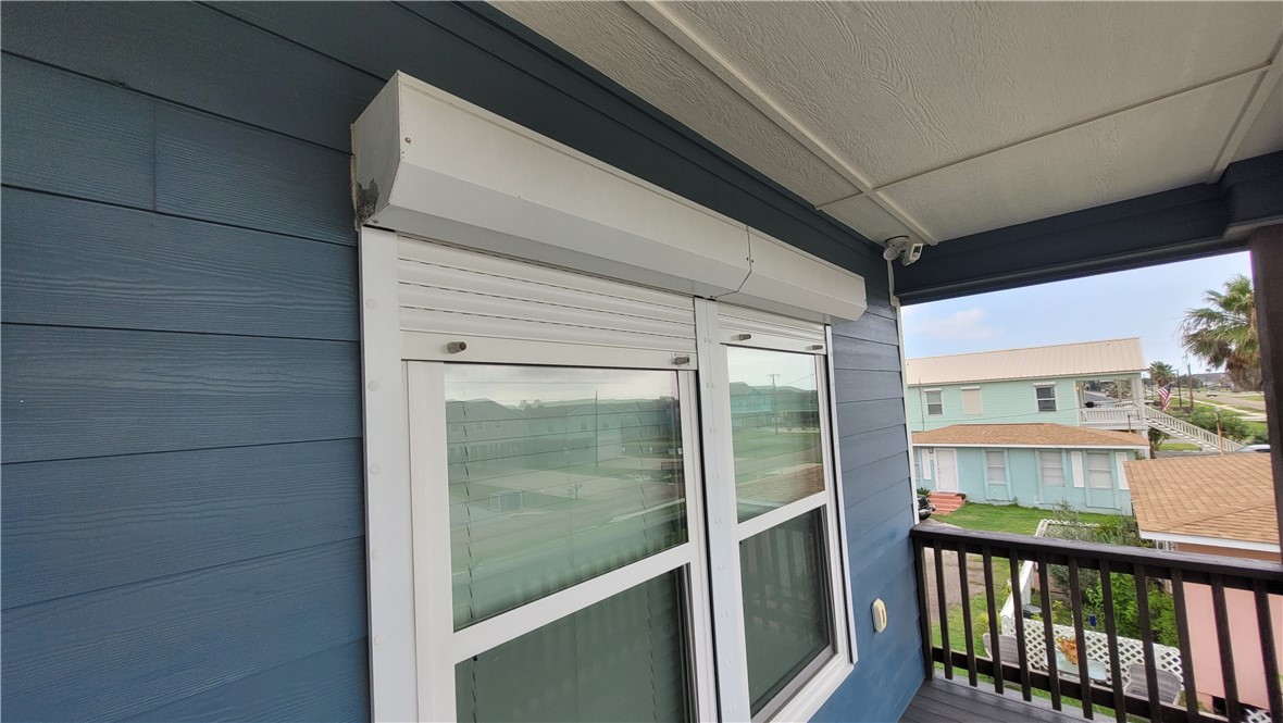 1215 S Live Oak St Property Photo 28