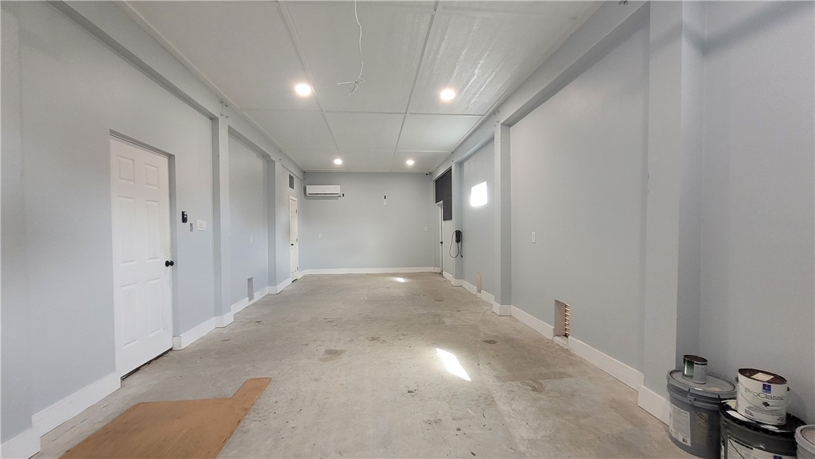 1215 S Live Oak St Property Photo 34