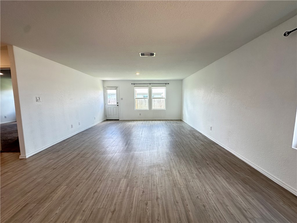 1203 Athena Dr Property Photo 8