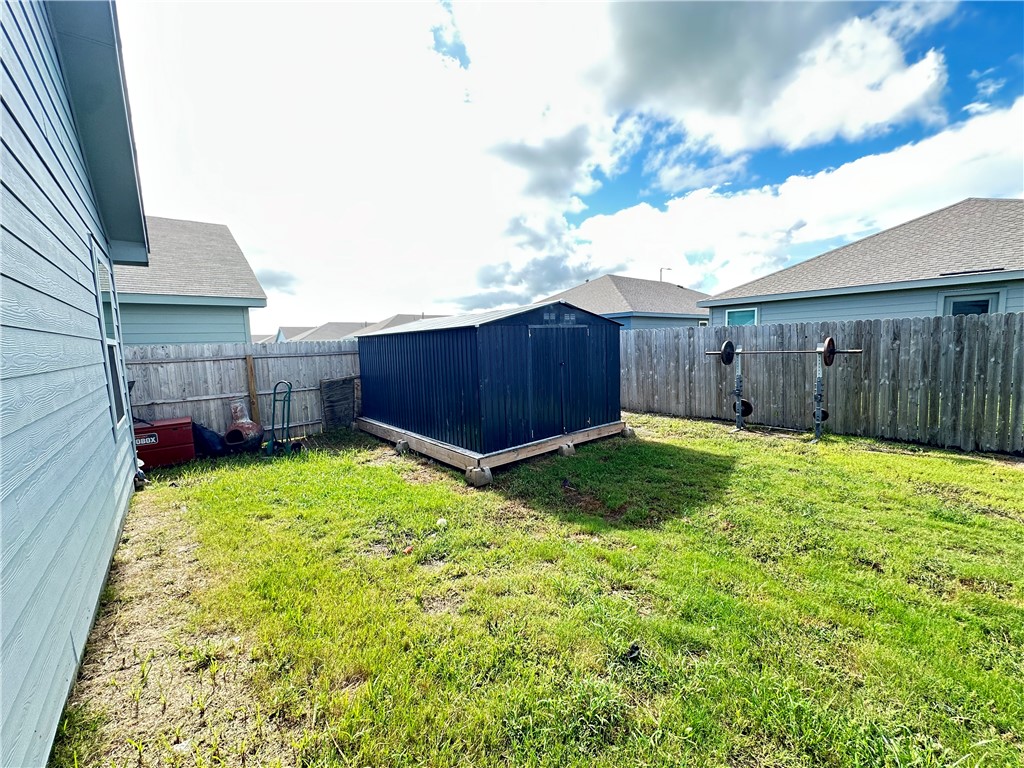 1203 Athena Dr Property Photo 39