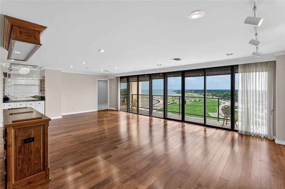 1400 Ocean Dr 1203c And 1204c Property Photo 4