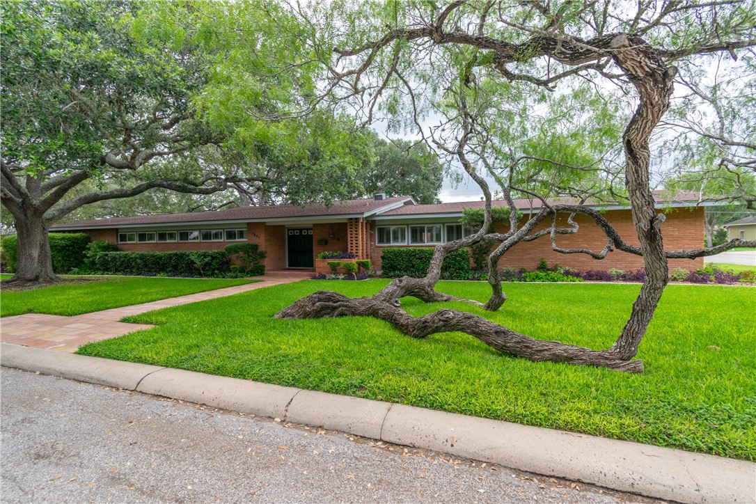 1821 Clare Dr Property Photo 1