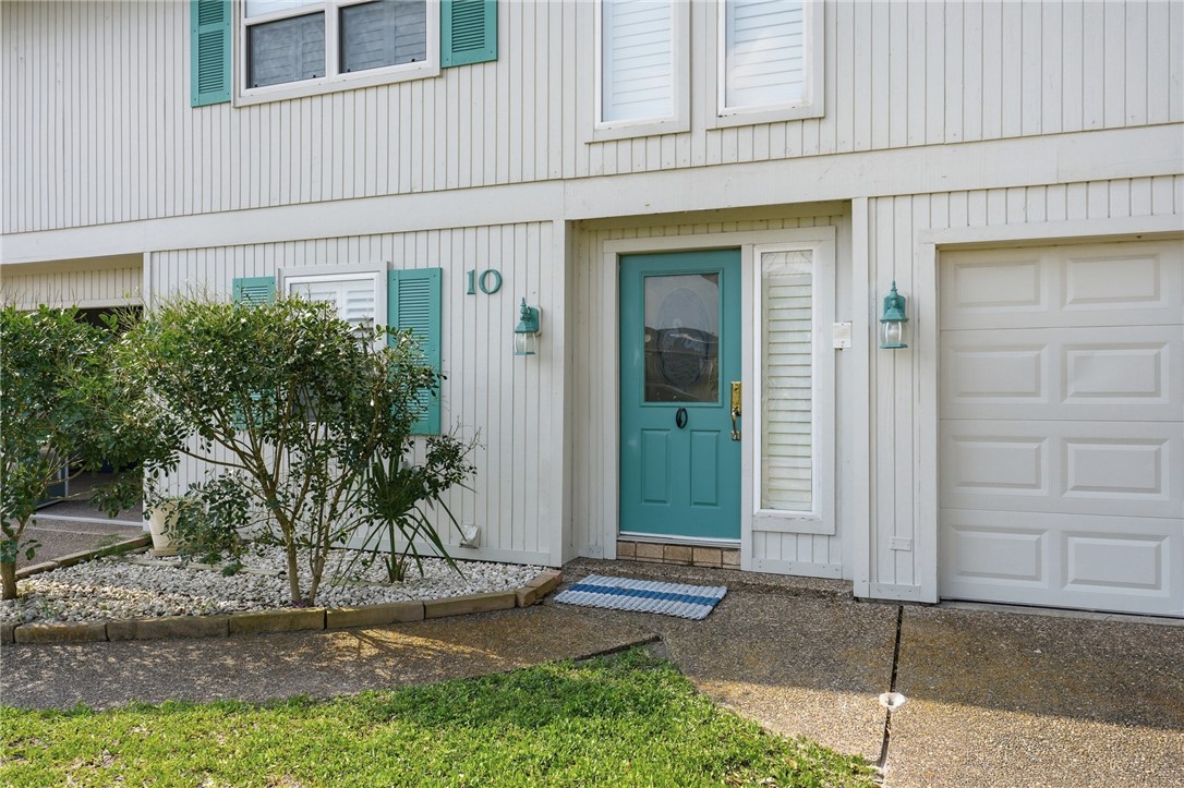 10 Catalina Dr Property Photo 3