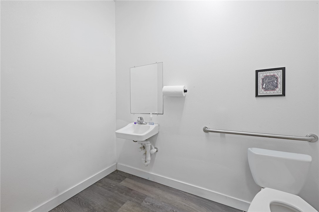 2621 Ayers St Property Photo 18