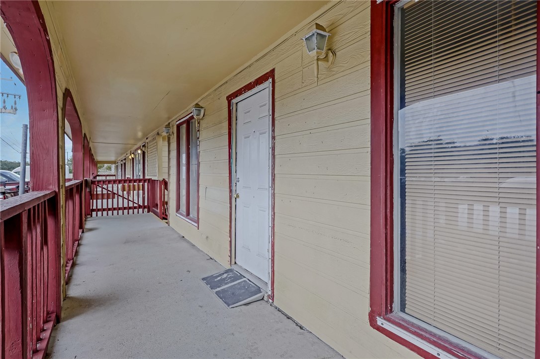 2621 Ayers St Property Photo 20