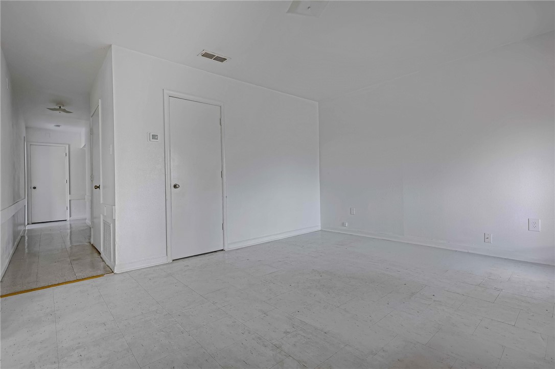 2621 Ayers St Property Photo 22