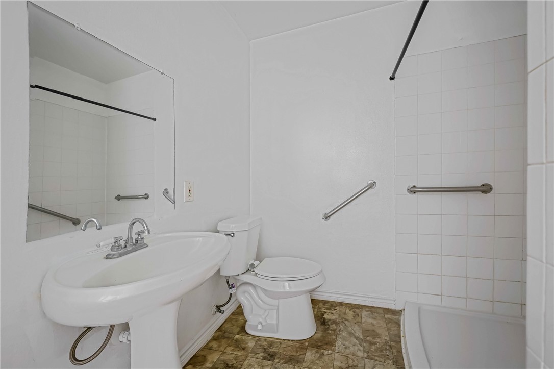 2621 Ayers St Property Photo 26