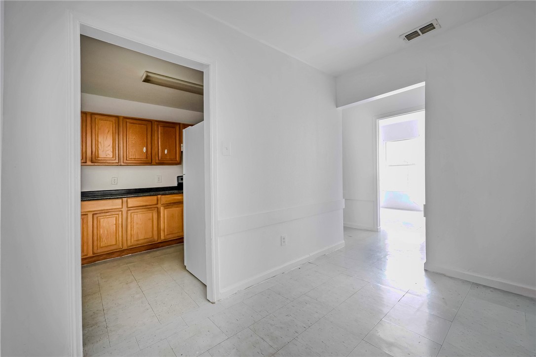 2621 Ayers St Property Photo 28
