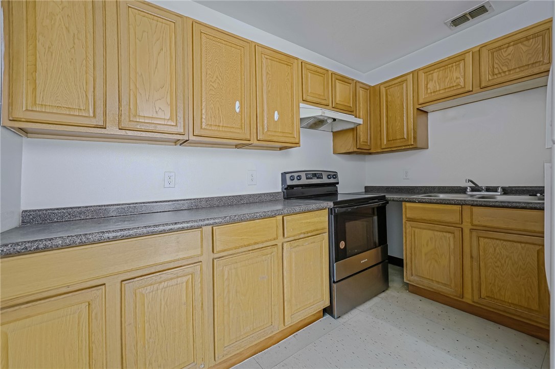 2621 Ayers St Property Photo 29