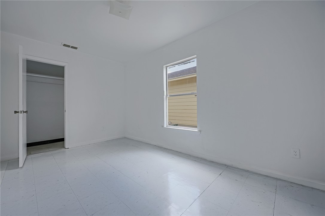 2621 Ayers St Property Photo 31