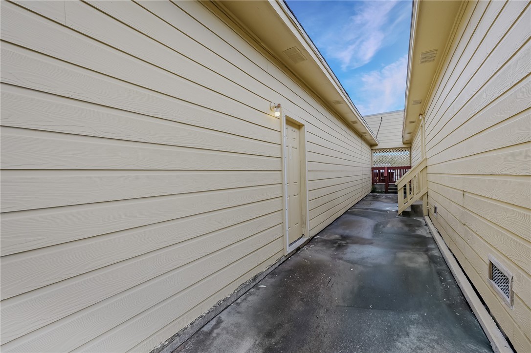 2621 Ayers St Property Photo 36